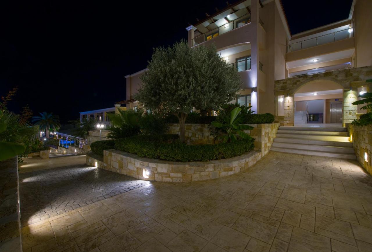 Isida Hotel Agia Marina Exterior photo