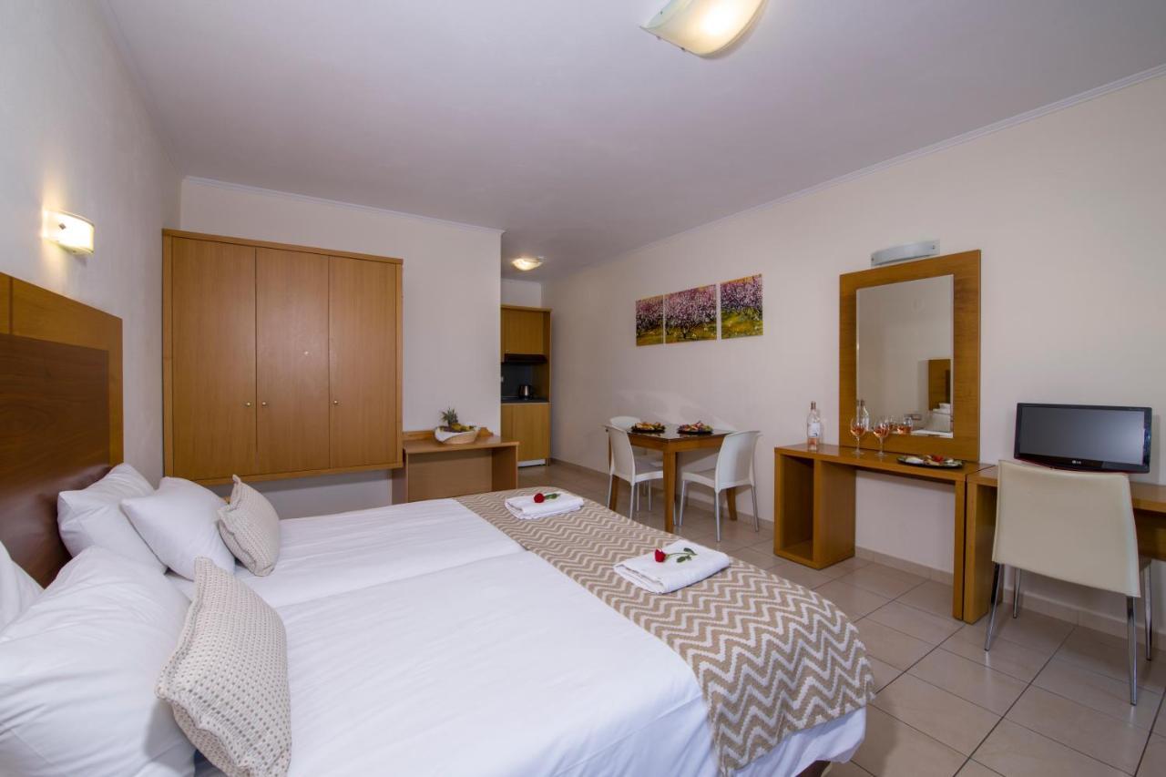Isida Hotel Agia Marina Room photo